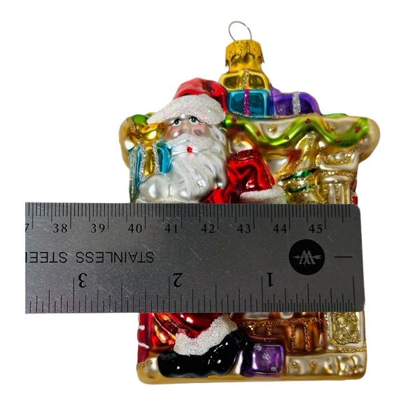 NWOT Macy's Holiday Lane Santa Coming Down The Chimney Ornament - Picture 3 of 12